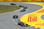 Foto zur News: Daniel Ricciardo (McLaren), Esteban Ocon (Alpine) und Lando Norris (McLaren)