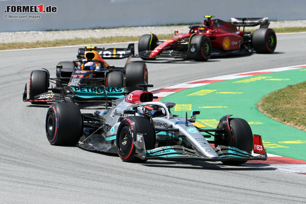 Foto zur News: George Russell (Mercedes), Sergio Perez (Red Bull) und Carlos Sainz (Ferrari)