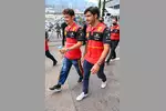 Foto zur News: Charles Leclerc (Ferrari) und Carlos Sainz (Ferrari)