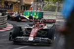 Foto zur News: Valtteri Bottas (Alfa Romeo) und Kevin Magnussen (Haas)
