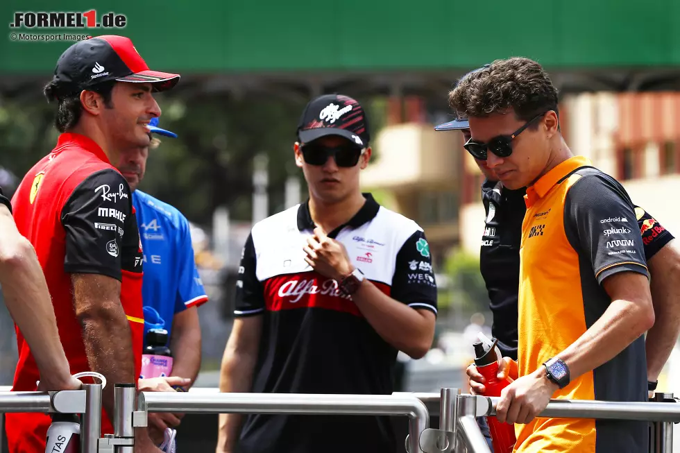 Foto zur News: Carlos Sainz (Ferrari) und Lando Norris (McLaren)