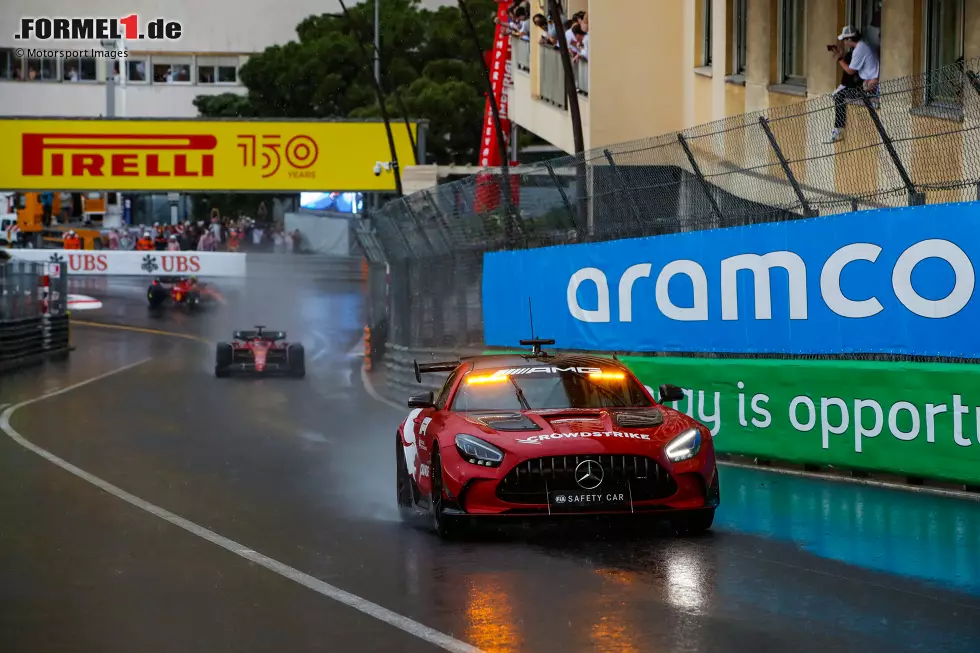 Foto zur News: Charles Leclerc (Ferrari) und Carlos Sainz (Ferrari)