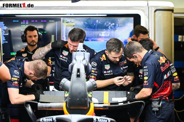 Foto zur News: Formel-1-Liveticker: Wo Red Bull in Baku die Zeit auf Ferrari verliert