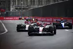 Foto zur News: Guanyu Zhou (Alfa Romeo), Valtteri Bottas (Alfa Romeo) und Nicholas Latifi (Williams)