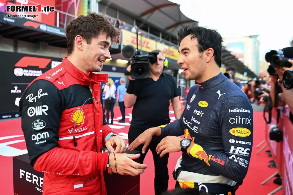 Foto zur News: Sergio Perez (Red Bull) und Charles Leclerc (Ferrari)