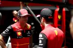 Foto zur News: Carlos Sainz (Ferrari) und Charles Leclerc (Ferrari)