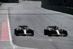 Foto zur News: Max Verstappen (Red Bull) und Sergio Perez (Red Bull)