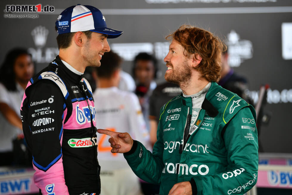 Foto zur News: Sebastian Vettel (Aston Martin) und Esteban Ocon (Alpine)