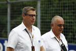 Foto zur News: Safety-Car-Fahrer Bernd Mayländer mit FIA-Rennleiter Eduardo Freitas