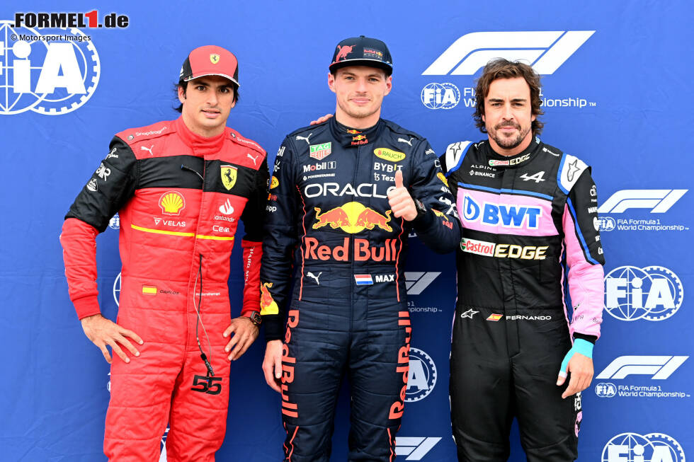 Foto zur News: Carlos Sainz (Ferrari), Max Verstappen (Red Bull) und Fernando Alonso (Alpine)