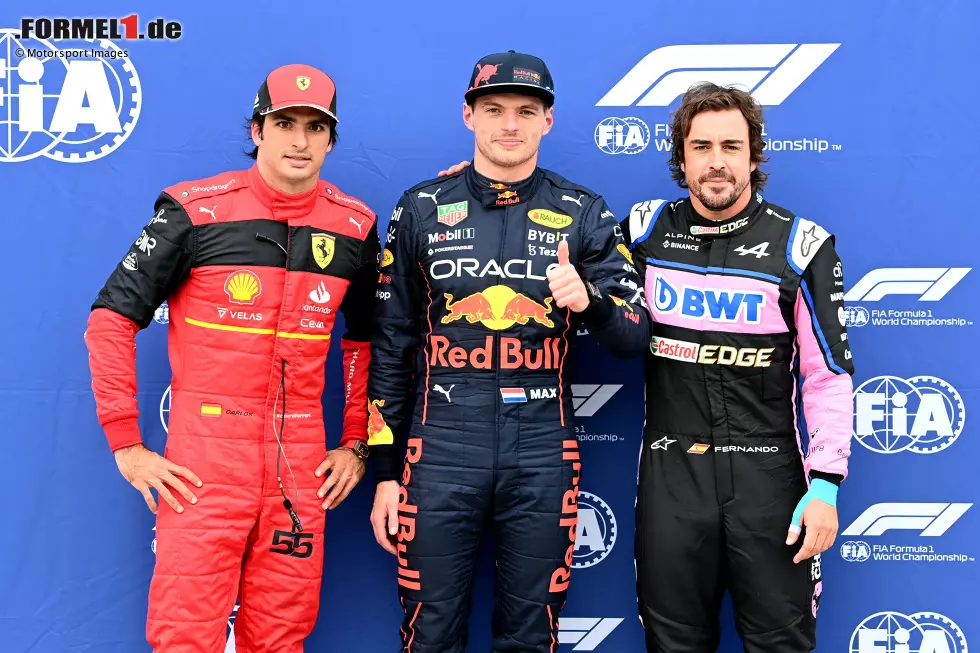 Foto zur News: Carlos Sainz (Ferrari), Max Verstappen (Red Bull) und Fernando Alonso (Alpine)