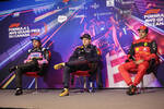 Foto zur News: Fernando Alonso (Alpine), Max Verstappen (Red Bull) und Carlos Sainz (Ferrari)