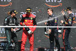 Foto zur News: Lewis Hamilton (Mercedes), Carlos Sainz (Ferrari) und Max Verstappen (Red Bull)