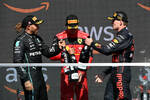 Foto zur News: Lewis Hamilton (Mercedes) und Carlos Sainz (Ferrari)