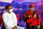 Foto zur News: Lewis Hamilton (Mercedes) und Charles Leclerc (Ferrari)