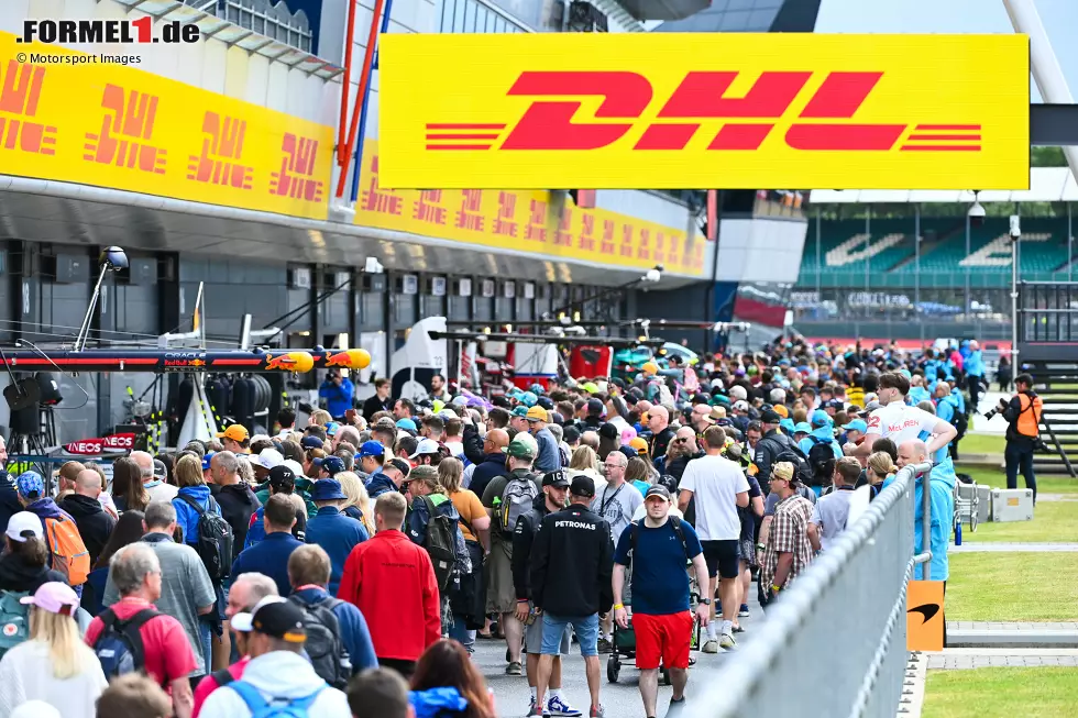 Foto zur News: Pitwalk in Silverstone