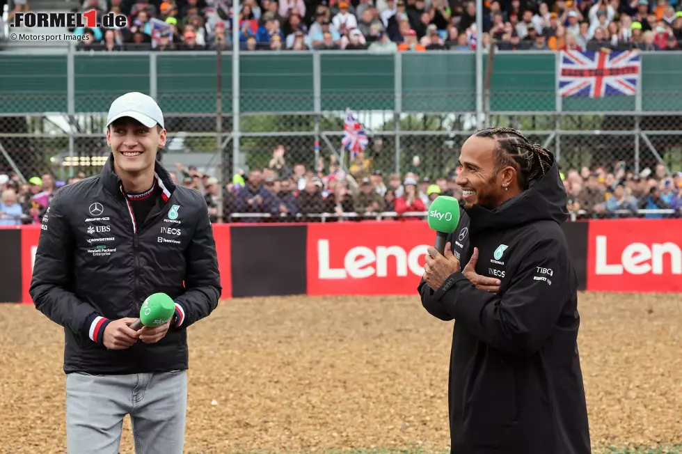 Foto zur News: Lewis Hamilton (Mercedes) und George Russell (Mercedes)