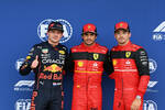 Foto zur News: Max Verstappen (Red Bull), Carlos Sainz (Ferrari) und Charles Leclerc (Ferrari)