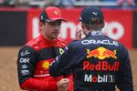 Foto zur News: Charles Leclerc (Ferrari) und Max Verstappen (Red Bull)