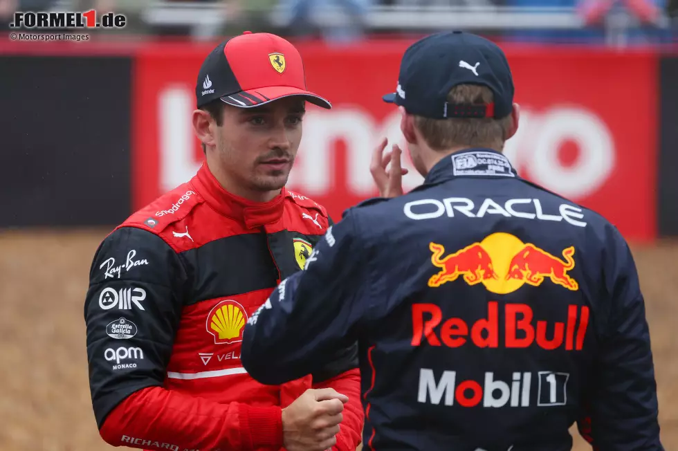 Foto zur News: Charles Leclerc (Ferrari) und Max Verstappen (Red Bull)