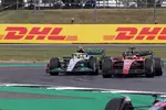 Foto zur News: Lewis Hamilton (Mercedes) und Charles Leclerc (Ferrari)