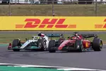 Foto zur News: Lewis Hamilton (Mercedes) und Charles Leclerc (Ferrari)