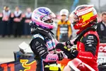 Foto zur News: Fernando Alonso (Alpine) und Carlos Sainz (Ferrari)