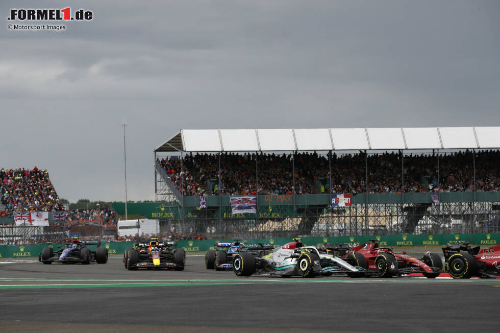 Foto zur News: Lewis Hamilton (Mercedes), Fernando Alonso (Alpine) und Sergio Perez (Red Bull)