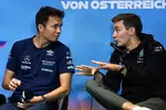 Foto zur News: Alexander Albon (Williams) und George Russell (Mercedes)