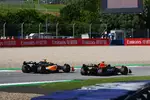 Foto zur News: Max Verstappen (Red Bull) und Lando Norris (McLaren)