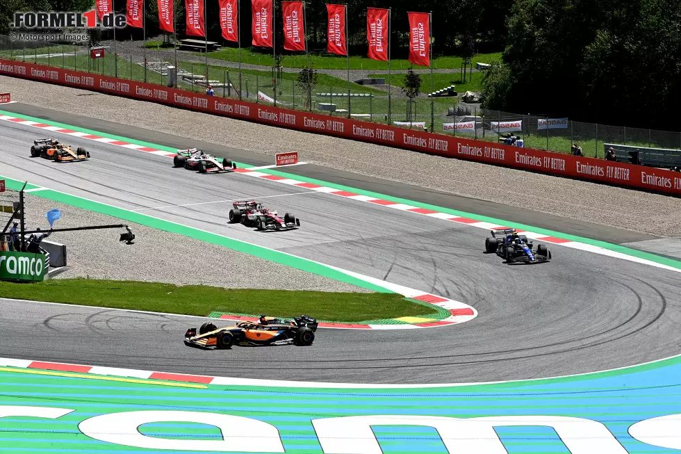 Daniel Ricciardo (McLaren), Nicholas Latifi (Williams), Valtteri Bottas (Alfa Romeo), Kevin Magnussen (Haas) und Lando Norris (McLaren) Foto zur News: Daniel Ricciardo (McLaren), Nicholas Latifi (Williams), Valtteri Bottas (Alfa Romeo), Kevin Magnussen (Haas) und Lando Norris (McLaren)