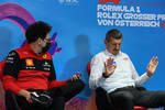Foto zur News: Mattia Binotto (Ferrari) und Günther Steiner (Haas)