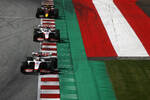 Foto zur News: Kevin Magnussen (Haas), Mick Schumacher (Haas) und Sergio Perez (Red Bull)