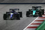 Foto zur News: Alexander Albon (Williams), Sebastian Vettel (Aston Martin) und Lance Stroll (Aston Martin)