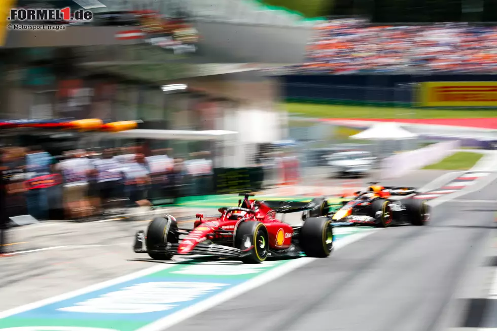 Foto zur News: Charles Leclerc (Ferrari) und Max Verstappen (Red Bull)