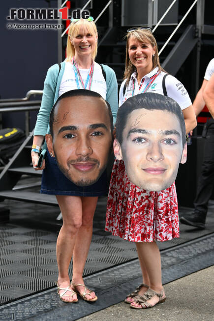 Foto zur News: Fans von Lewis Hamilton (Mercedes) und George Russell (Mercedes)