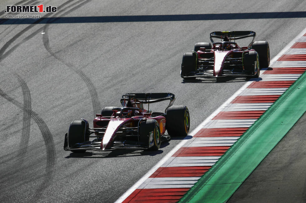 Foto zur News: Charles Leclerc (Ferrari) und Carlos Sainz (Ferrari)