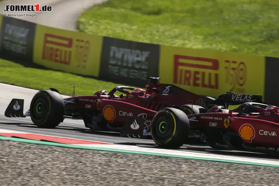 Foto zur News: Charles Leclerc (Ferrari) und Carlos Sainz (Ferrari)