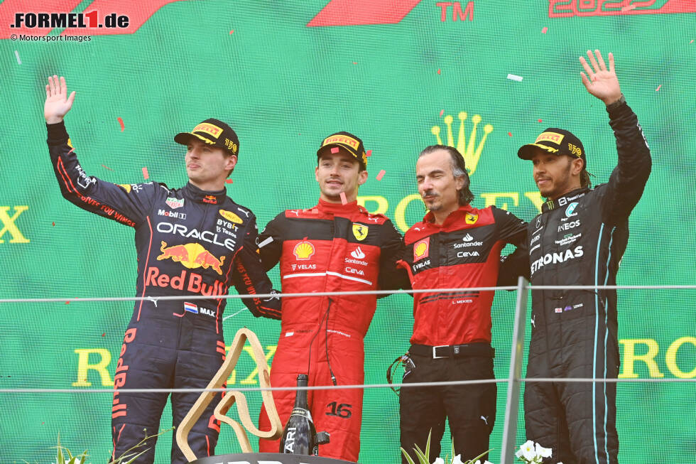 Foto zur News: Max Verstappen (Red Bull), Charles Leclerc (Ferrari) und Lewis Hamilton (Mercedes)