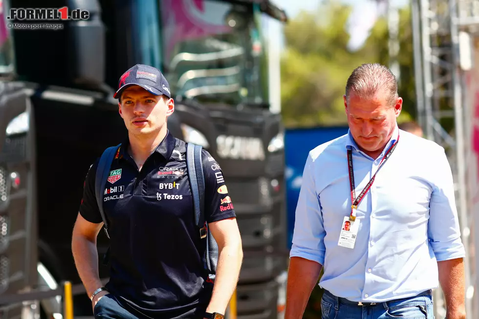 Foto zur News: Max Verstappen (Red Bull) und Jos Verstappen