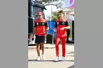 Foto zur News: Carlos Sainz (Ferrari) und Charles Leclerc (Ferrari)