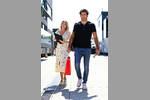 Foto zur News: Carlos Sainz (Ferrari) mit Freundin Isa Hernaez