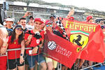 Foto zur News: Ferrari-Fans