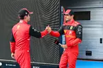 Foto zur News: Charles Leclerc (Ferrari) und Carlos Sainz (Ferrari)