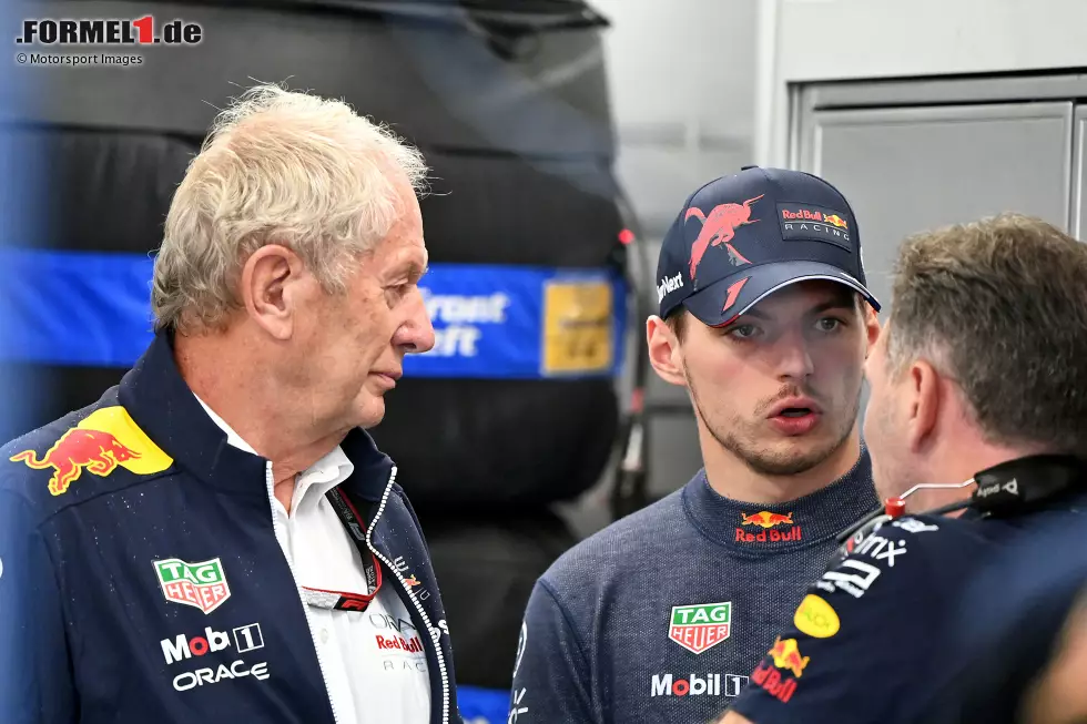 Foto zur News: Helmut Marko, Max Verstappen (Red Bull) und Christian Horner