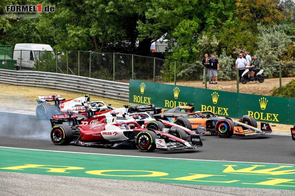 Foto zur News: Valtteri Bottas (Alfa Romeo), Kevin Magnussen (Haas), Daniel Ricciardo (McLaren) und Mick Schumacher (Haas)