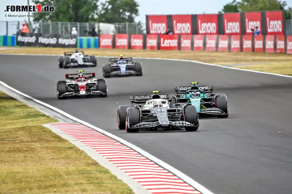 Foto zur News: Guanyu Zhou (Alfa Romeo), Yuki Tsunoda (AlphaTauri), Sebastian Vettel (Aston Martin) und Nicholas Latifi (Williams)