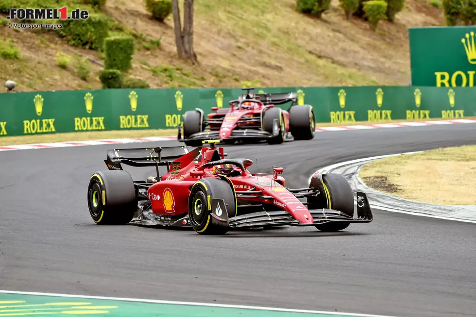 Foto zur News: Carlos Sainz (Ferrari) und Charles Leclerc (Ferrari)