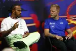 Foto zur News: Lewis Hamilton (Mercedes) und Kevin Magnussen (Haas)