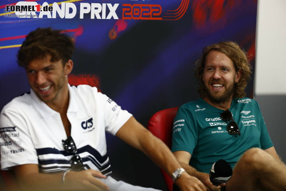 Foto zur News: Pierre Gasly (AlphaTauri) und Sebastian Vettel (Aston Martin)